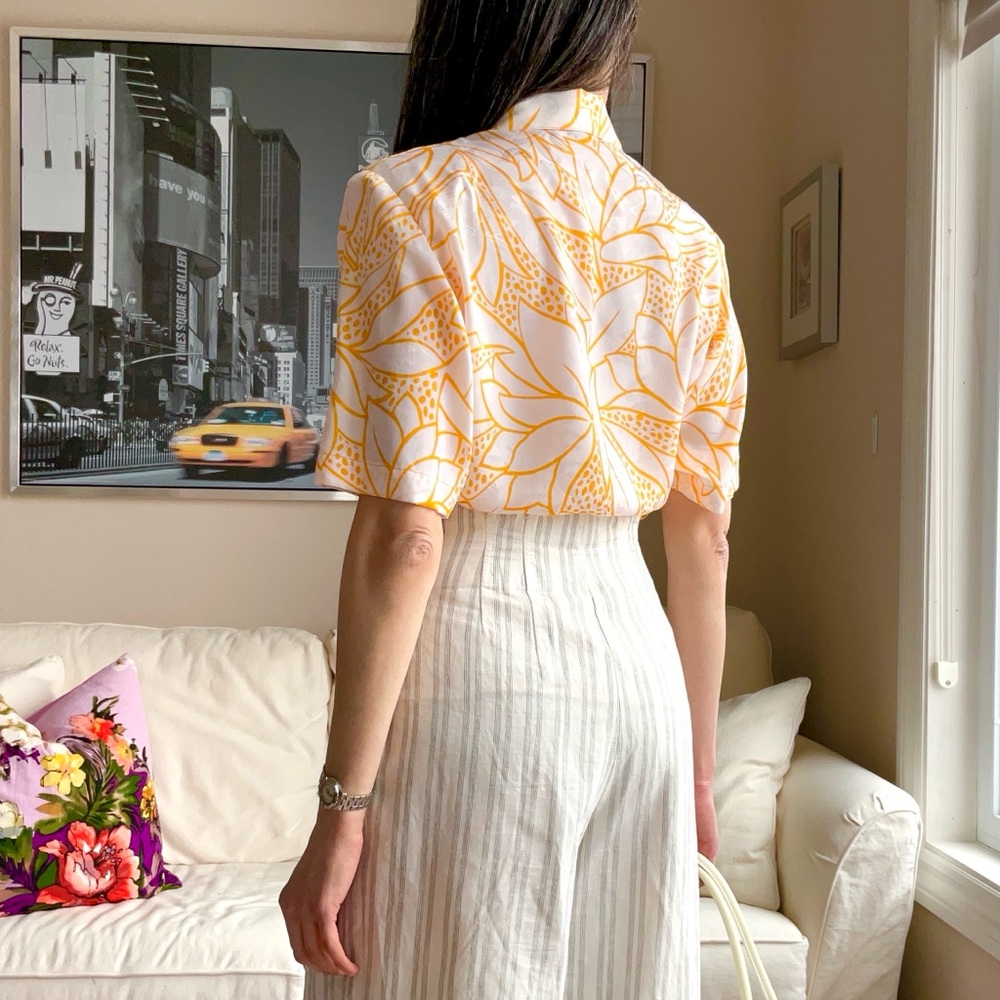 Vintage flowy short sleeve button down shirt - Picture 4 of 11